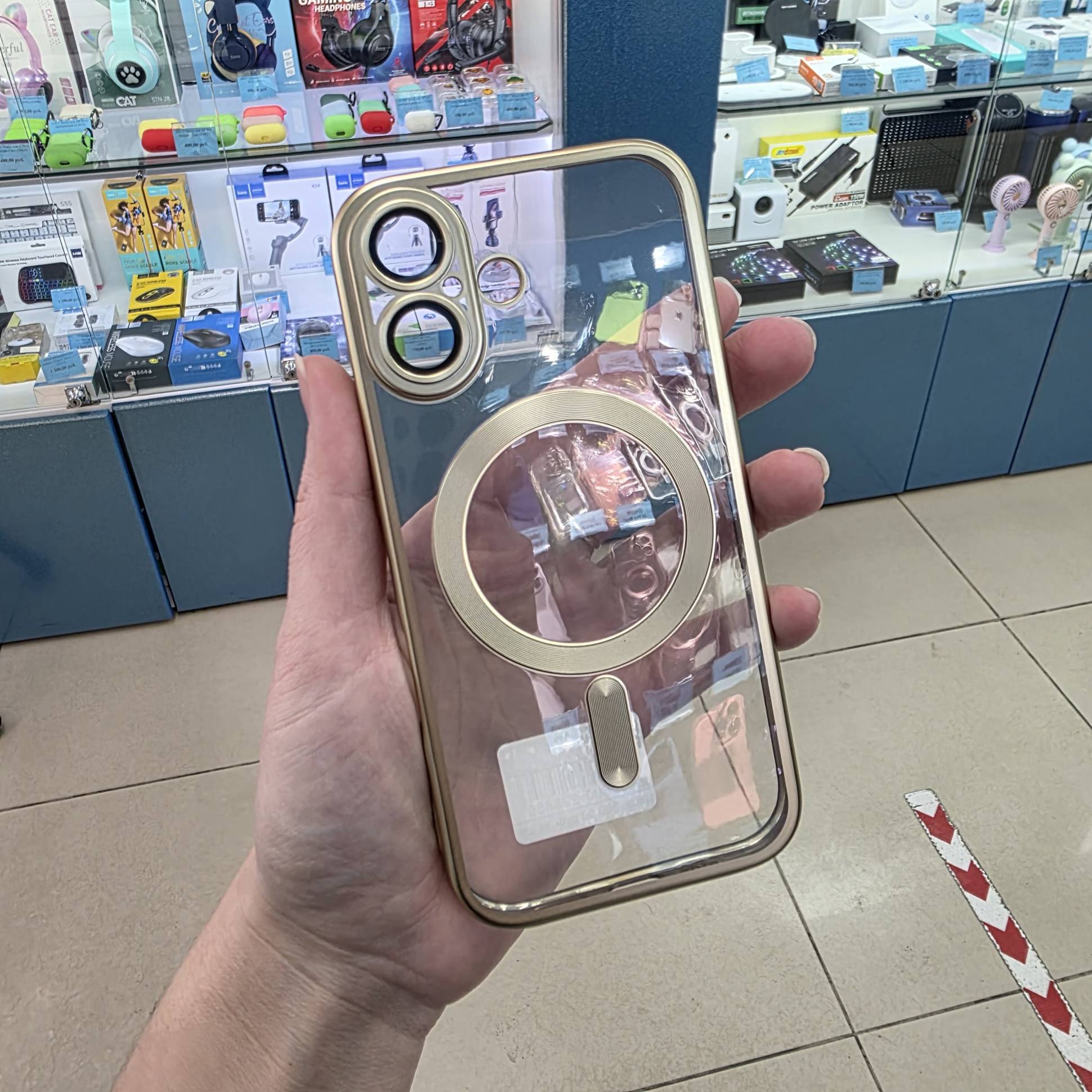 38410 iPhone 16 защитная крышка-чехол прозрачная с окантовкой
