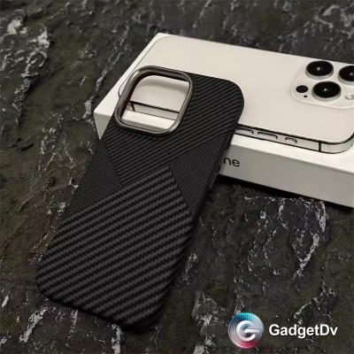 32076  iPhone 16 ProMax защитная крышка-чехол под карбон MagSafe
