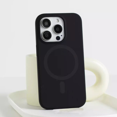 38966  iPhone 17Pro защитная крышка-чехол MagneticCase