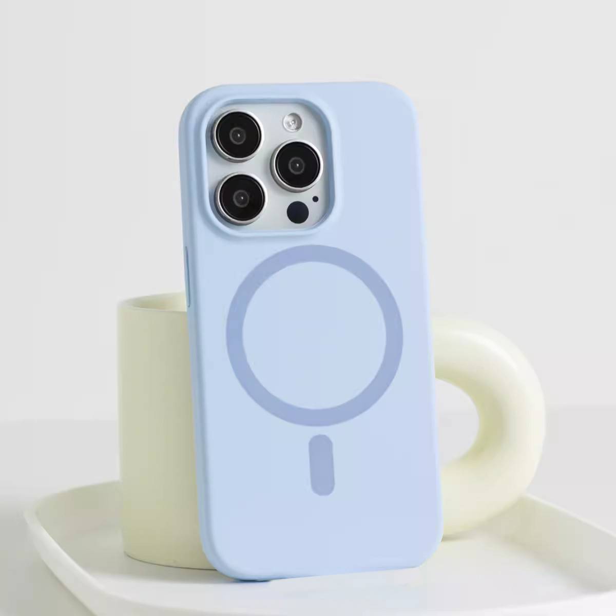 38966 iPhone 17Pro защитная крышка-чехол MagneticCase