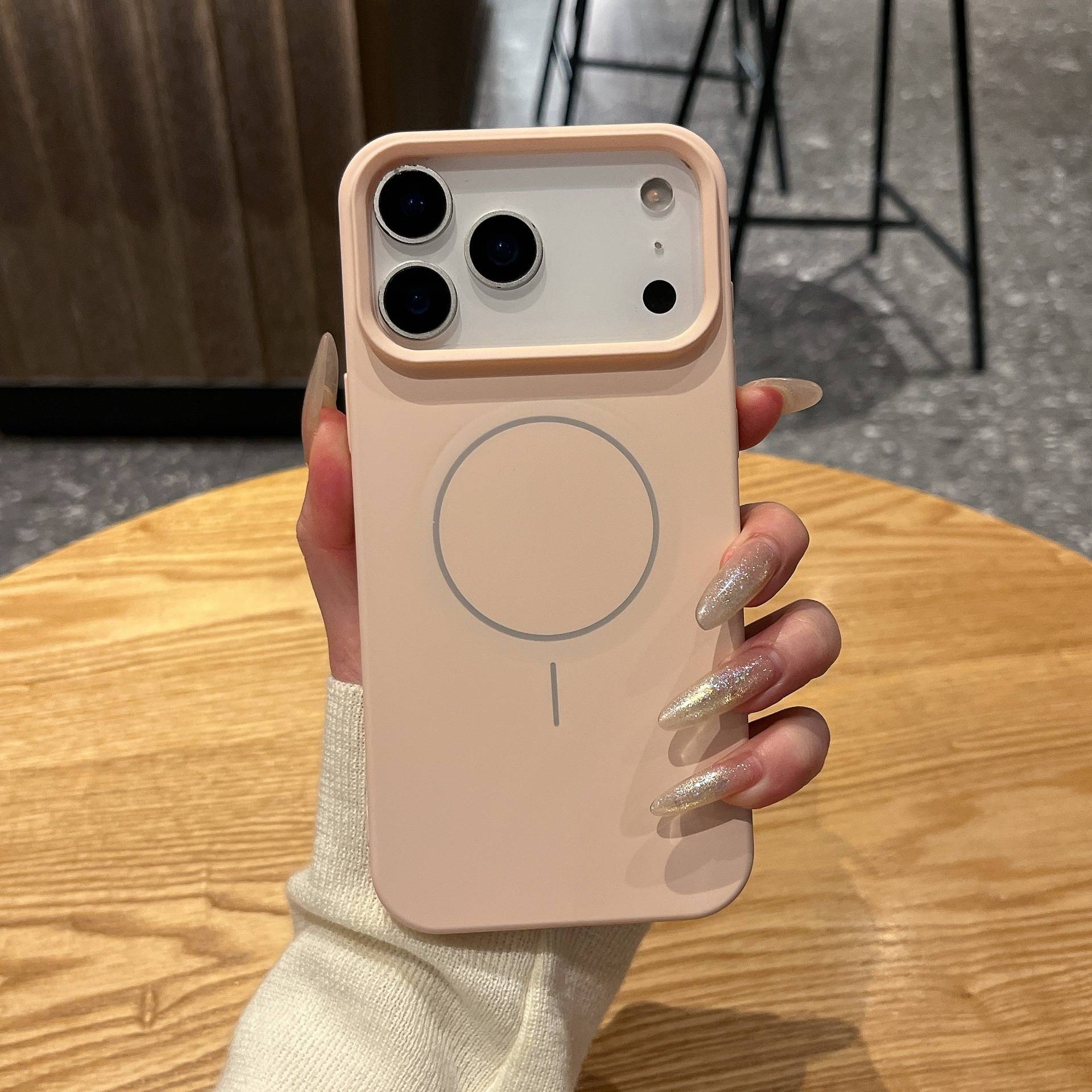 38962 iPhone 17Pro защитная крышка-чехол однотонный силикон с MagSafe