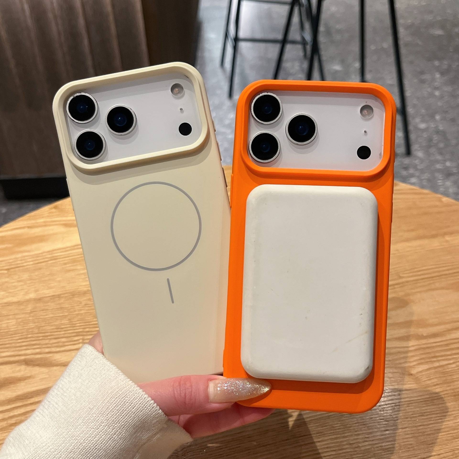 38962 iPhone 17Pro защитная крышка-чехол однотонный силикон с MagSafe