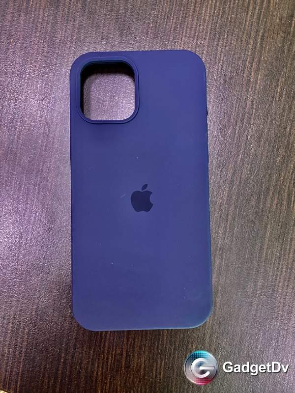 20022 iPhone 13 защитная крышка-чехол Silicone Case с логотопом