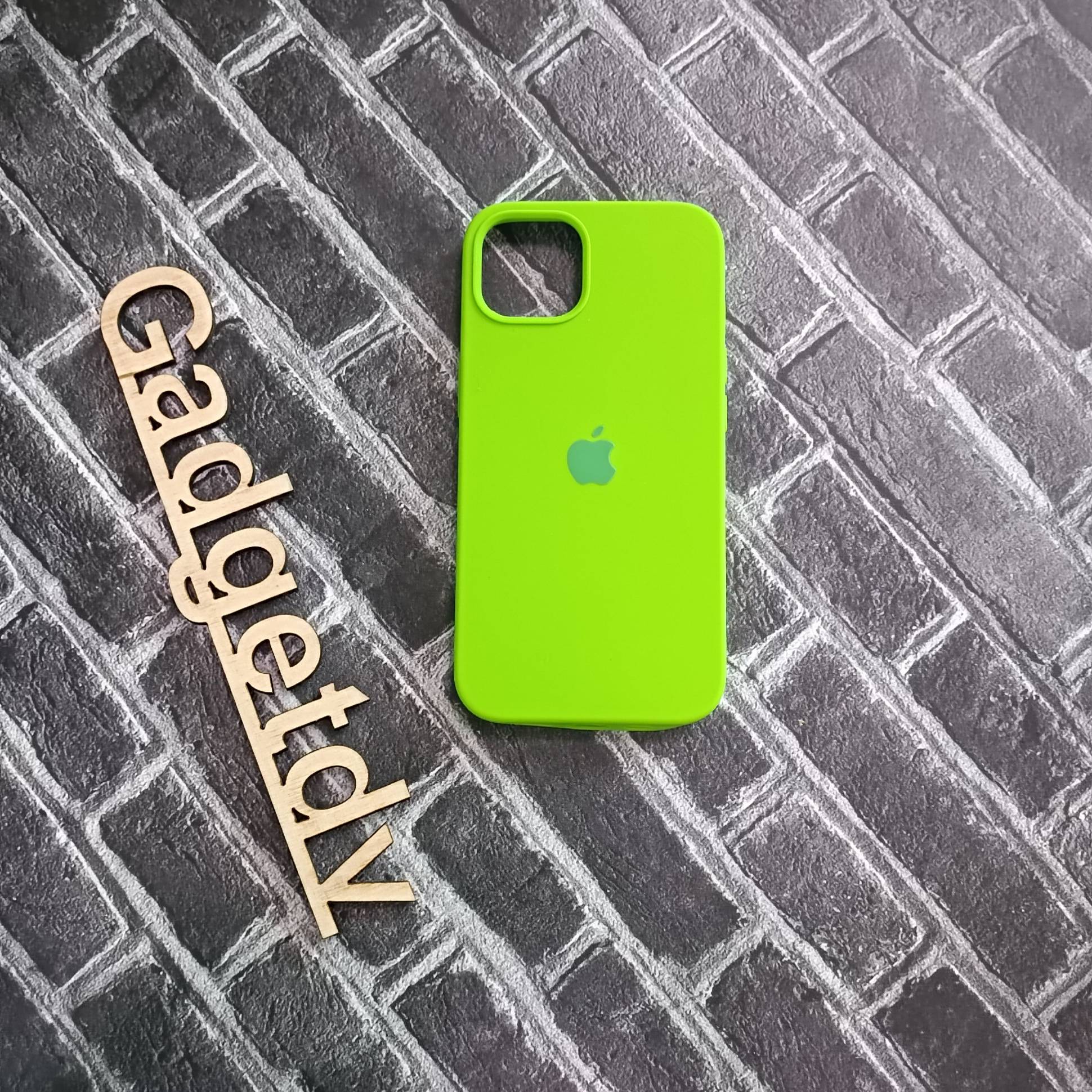 20022 iPhone 13 защитная крышка-чехол Silicone Case с логотопом