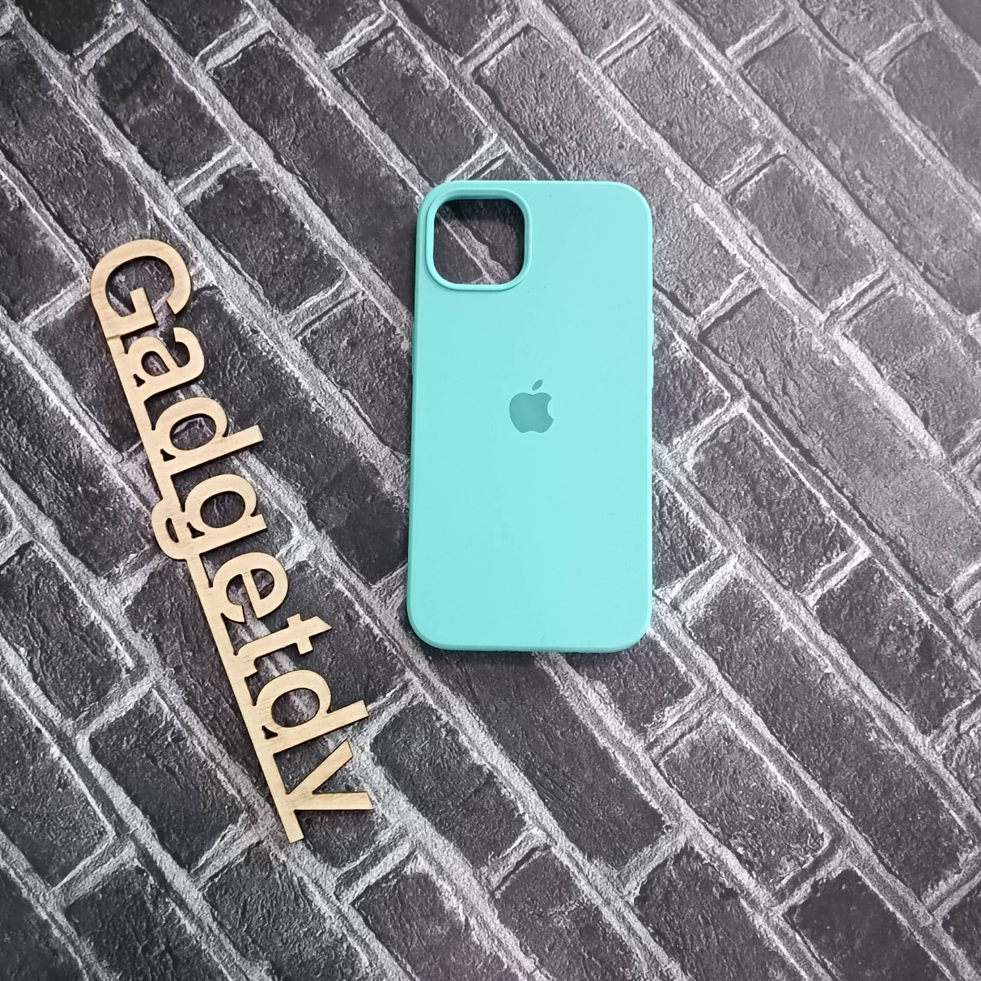 20022 iPhone 13 защитная крышка-чехол Silicone Case с логотопом