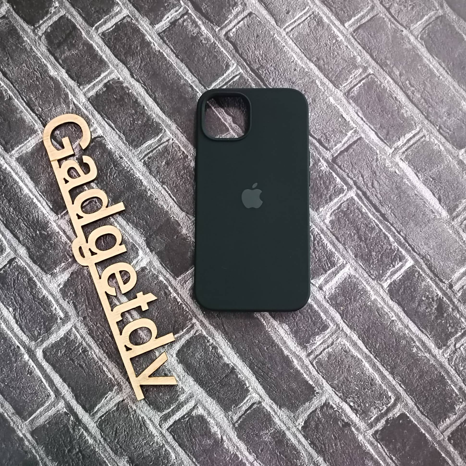 20022 iPhone 13 защитная крышка-чехол Silicone Case с логотопом