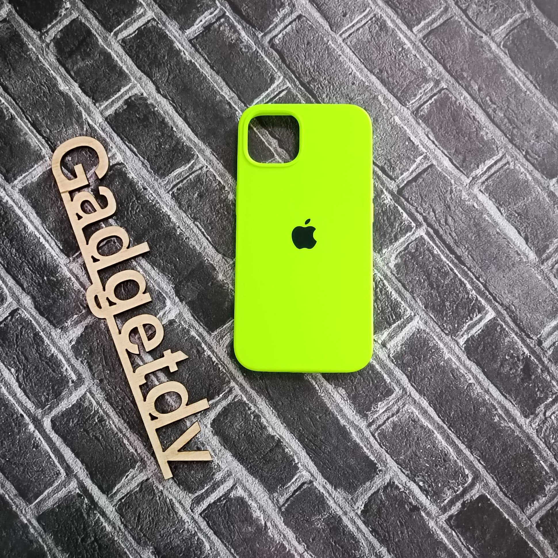 20022 iPhone 13 защитная крышка-чехол Silicone Case с логотопом