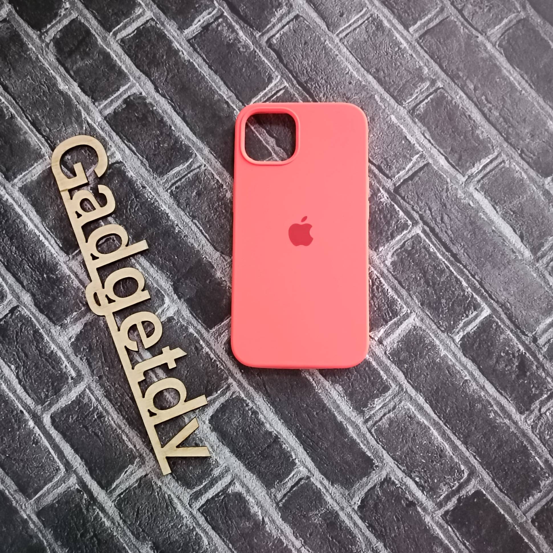20022 iPhone 13 защитная крышка-чехол Silicone Case с логотопом