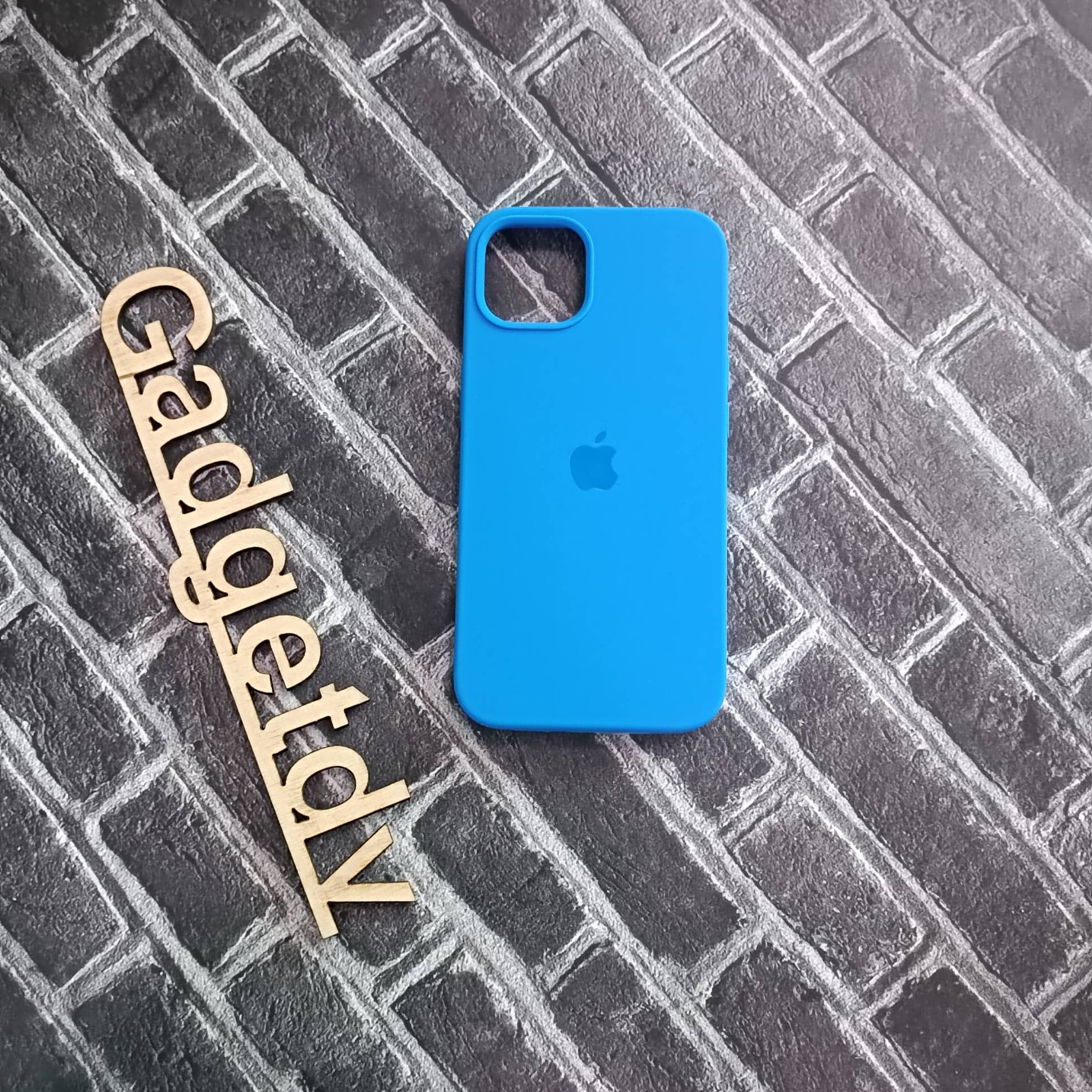 20022 iPhone 13 защитная крышка-чехол Silicone Case с логотопом
