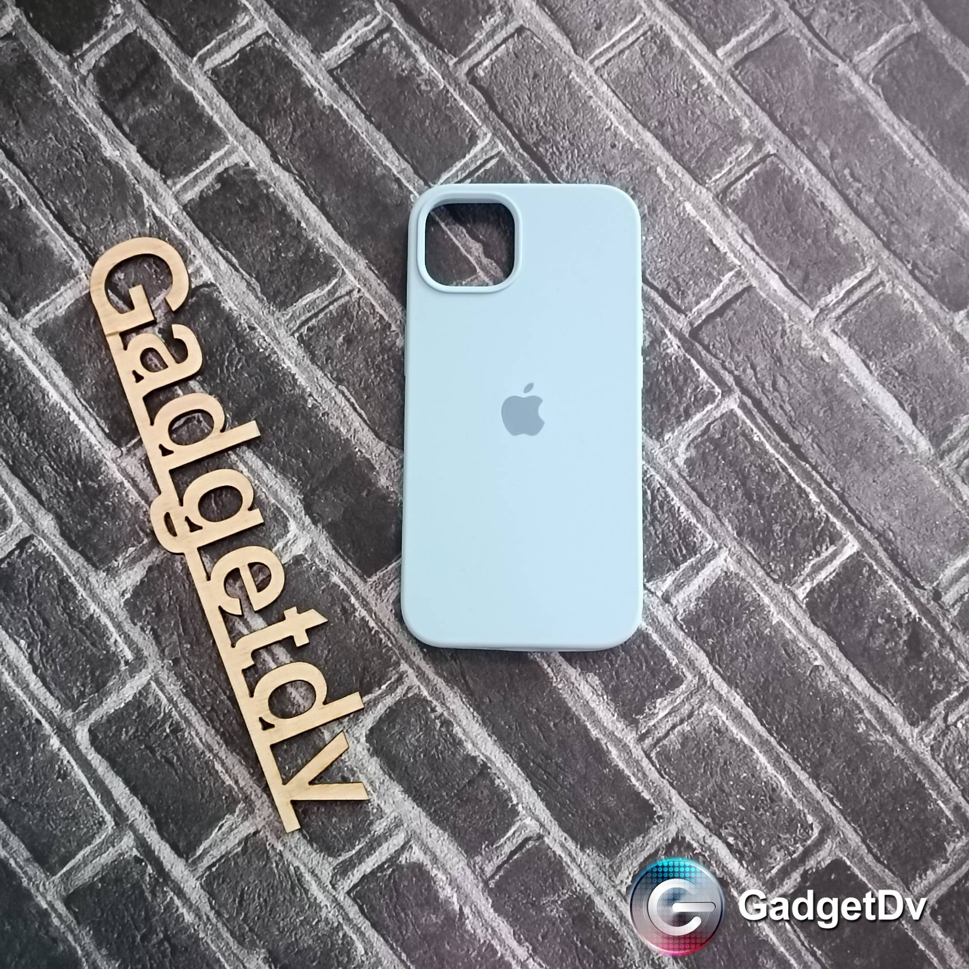 20022 iPhone 13 защитная крышка-чехол Silicone Case с логотопом