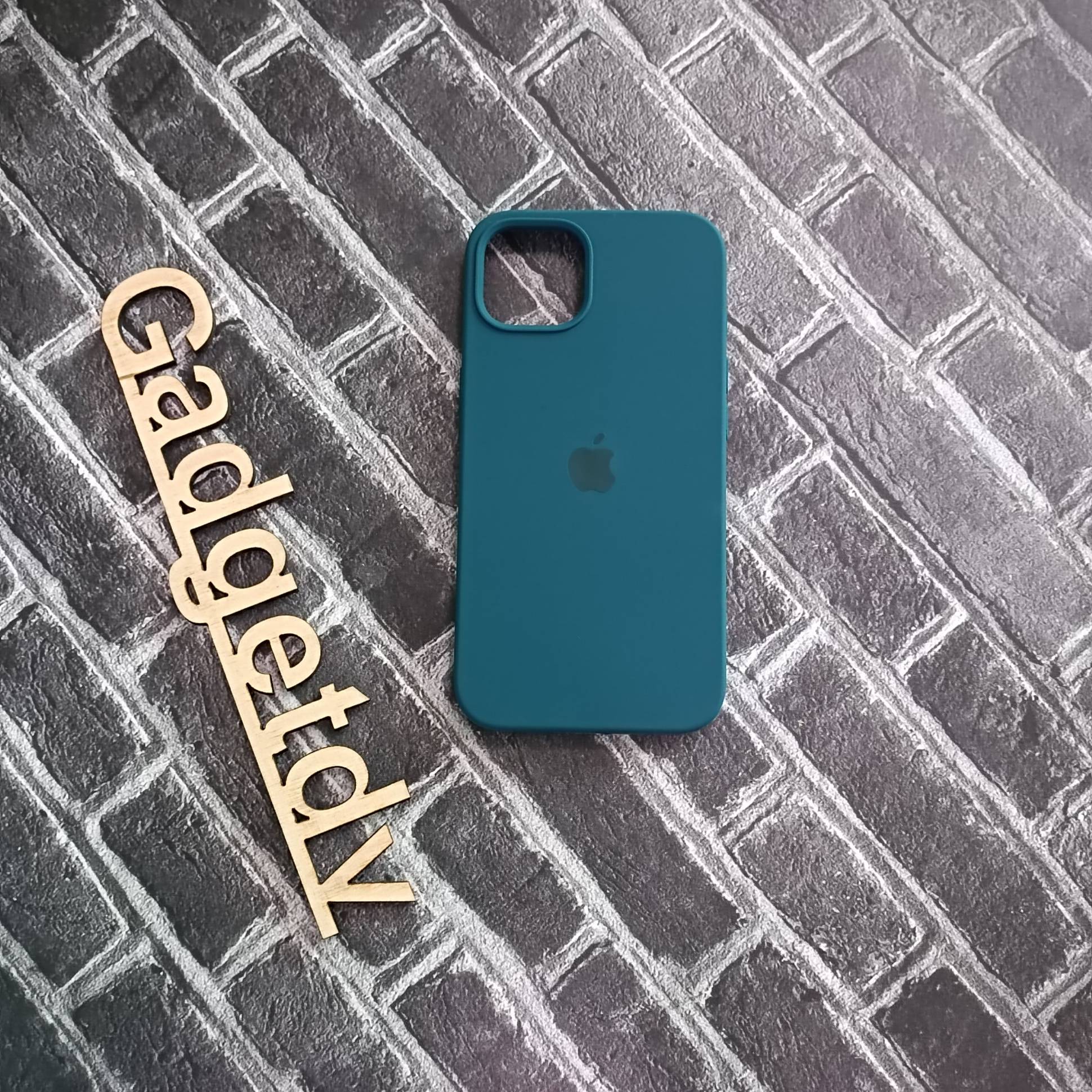 20022 iPhone 13 защитная крышка-чехол Silicone Case с логотопом