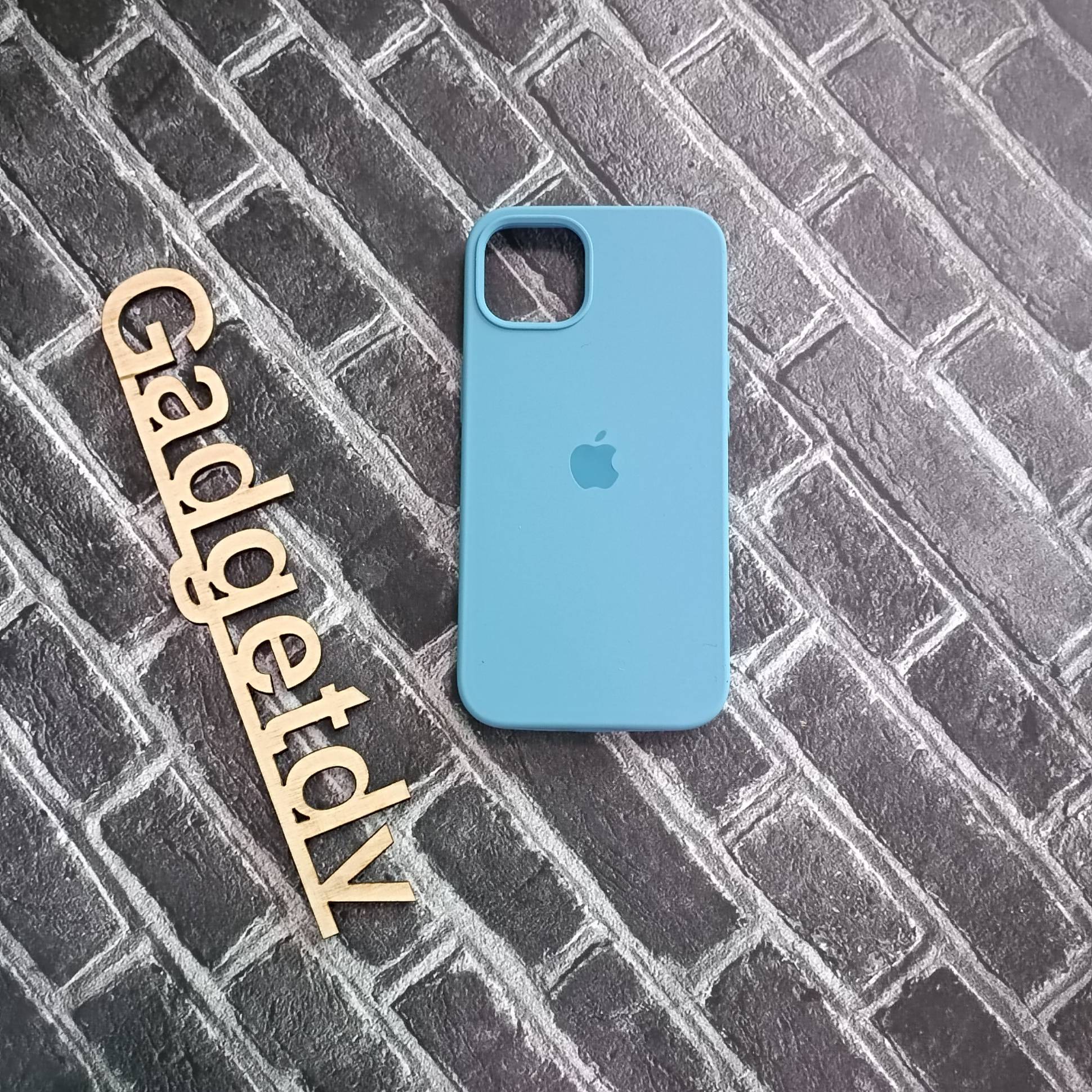 20022 iPhone 13 защитная крышка-чехол Silicone Case с логотопом