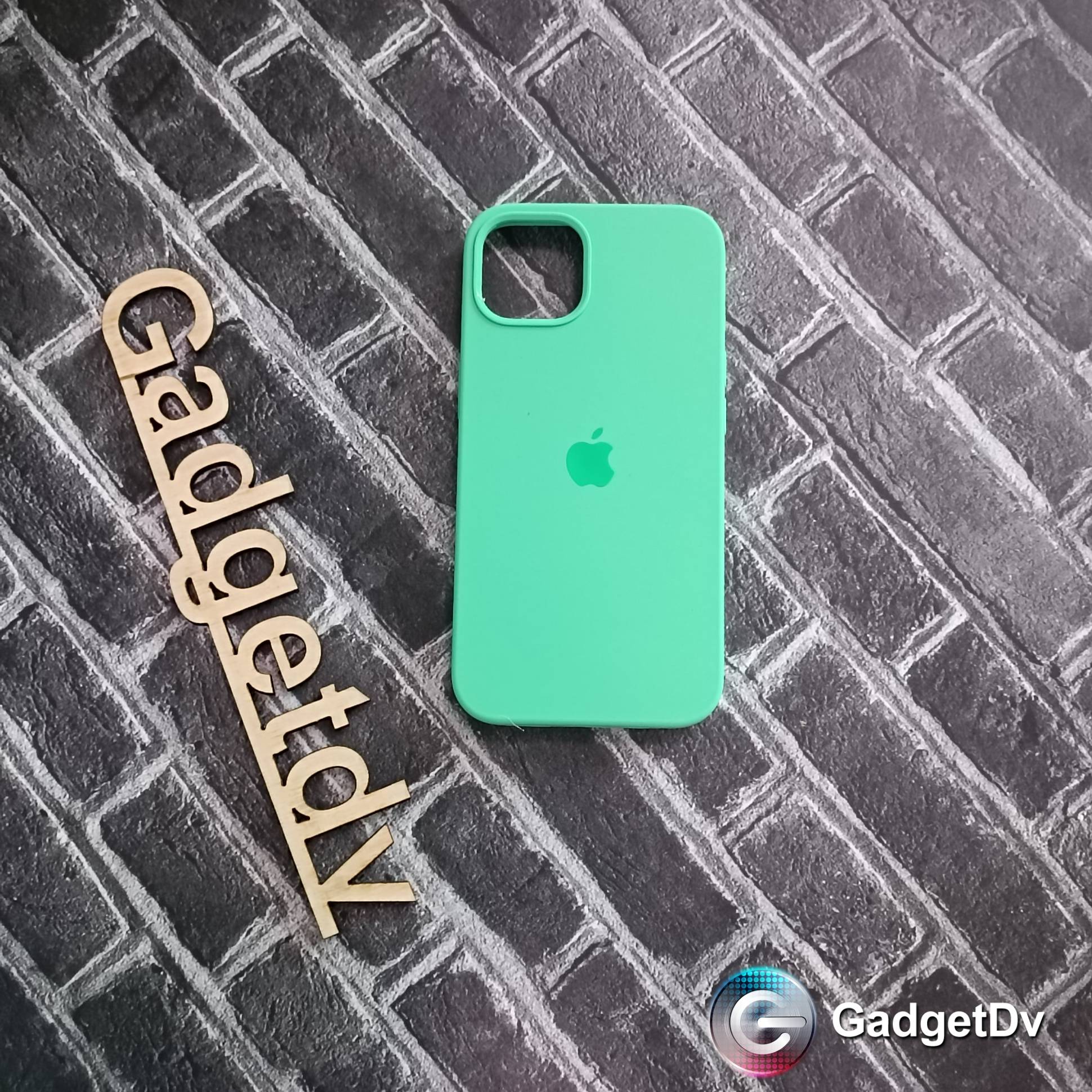 20022 iPhone 13 защитная крышка-чехол Silicone Case с логотопом