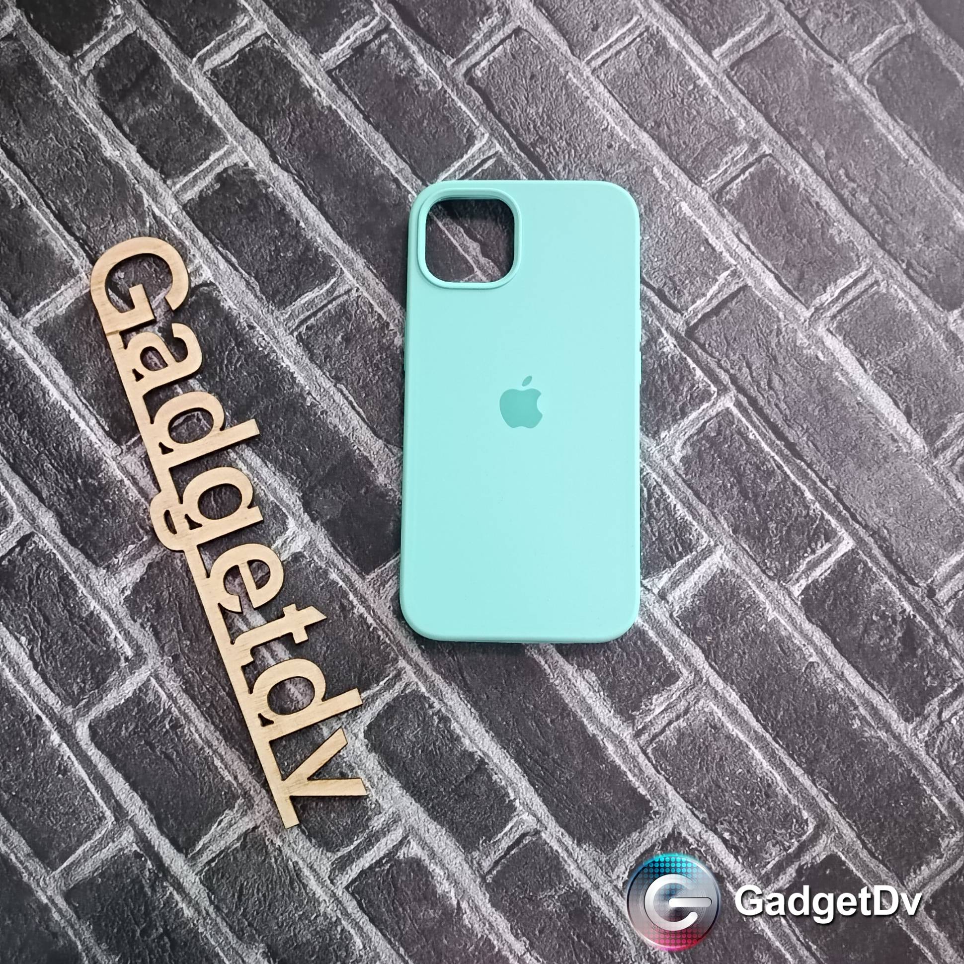 20022 iPhone 13 защитная крышка-чехол Silicone Case с логотопом