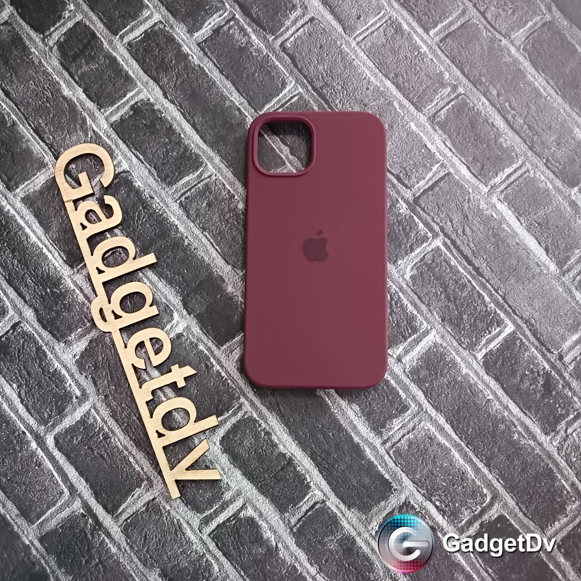 20022 iPhone 13 защитная крышка-чехол Silicone Case с логотопом