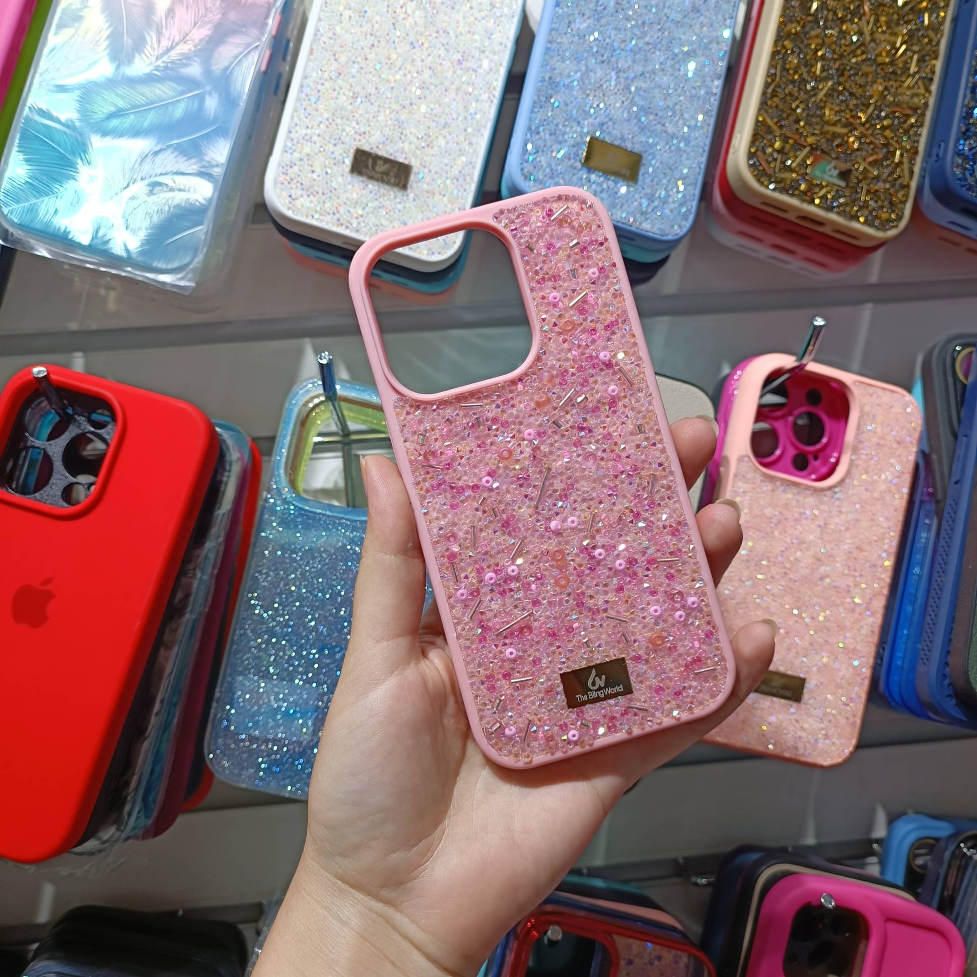 27130 iPhone 15Pro pащитная крышка-чехол BlingWorld
