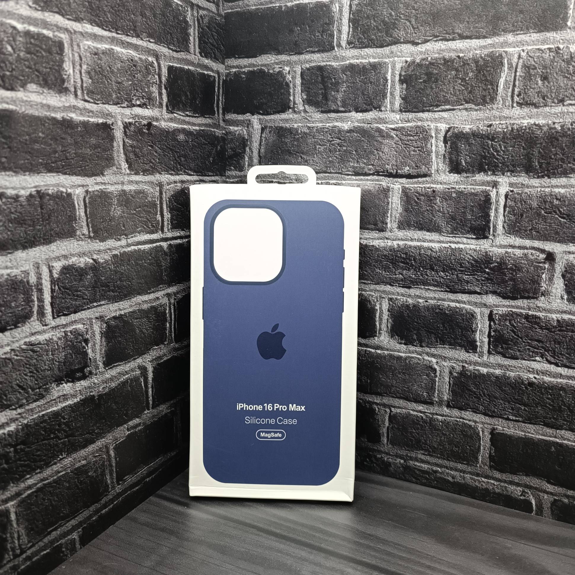 35027 iPhone 16 ProMax защитная крышка-чехол orig.