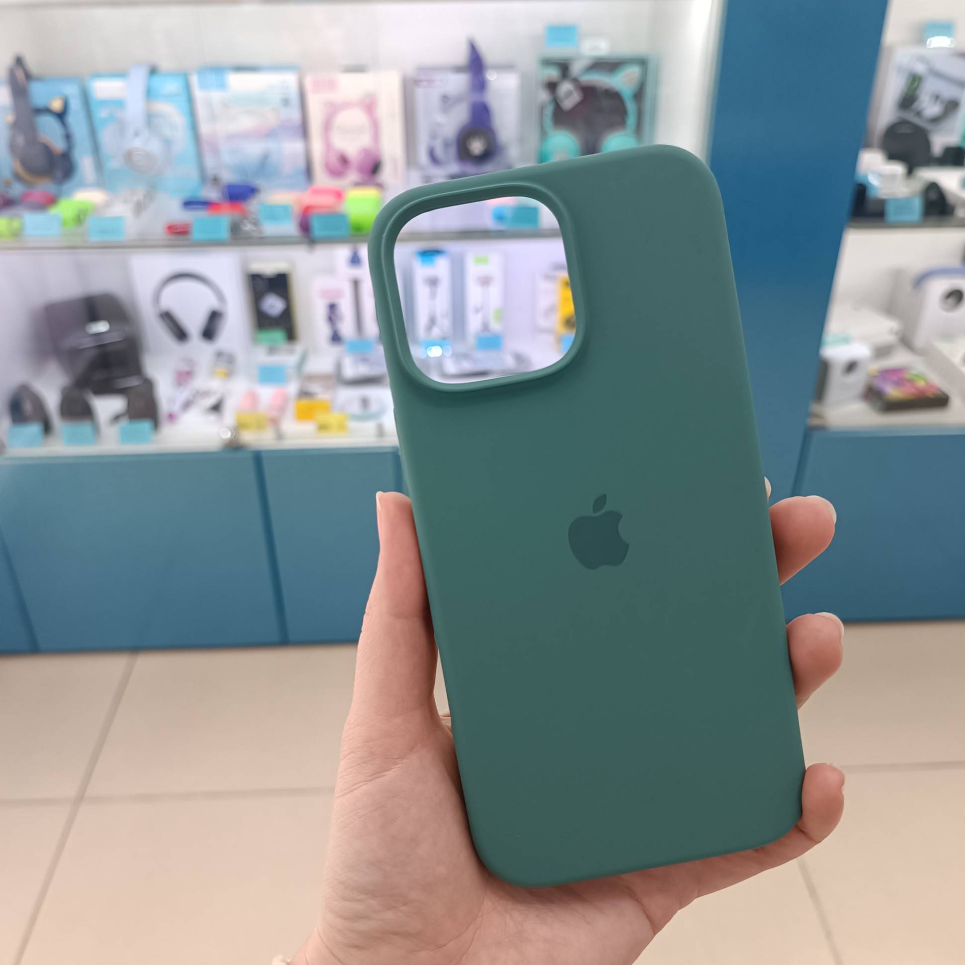 31029 iPhone 16 ProMax защитная крышка-чехол Silicone Cace с логотипом