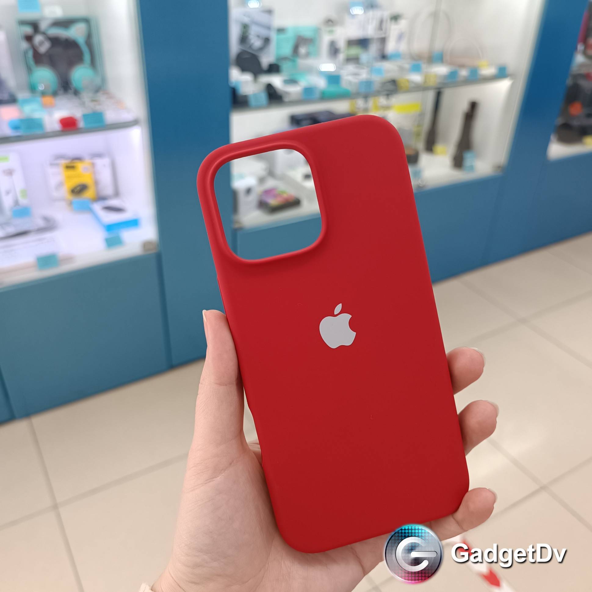 31029 iPhone 16 ProMax защитная крышка-чехол Silicone Cace с логотипом
