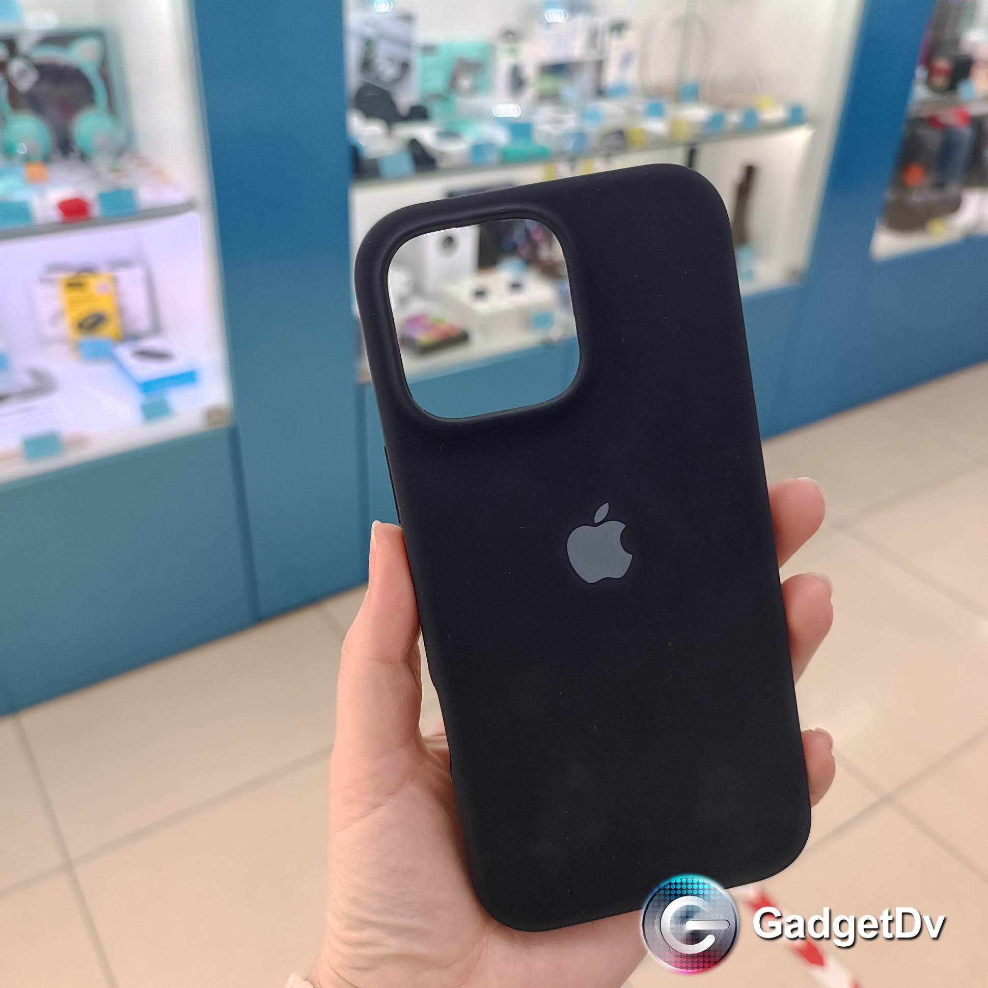 31029 iPhone 16 ProMax защитная крышка-чехол Silicone Cace с логотипом