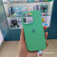31028 iPhone 16Pro защитная крышка-чехол Silicone Case с логотипом