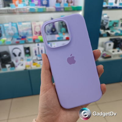 31028 iPhone 16Pro защитная крышка-чехол Silicone Case с логотипом