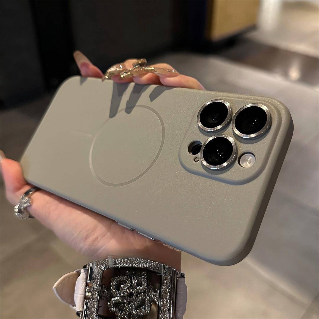 38229 iPhone 17 защитная крышка-чехол силикон однотонный