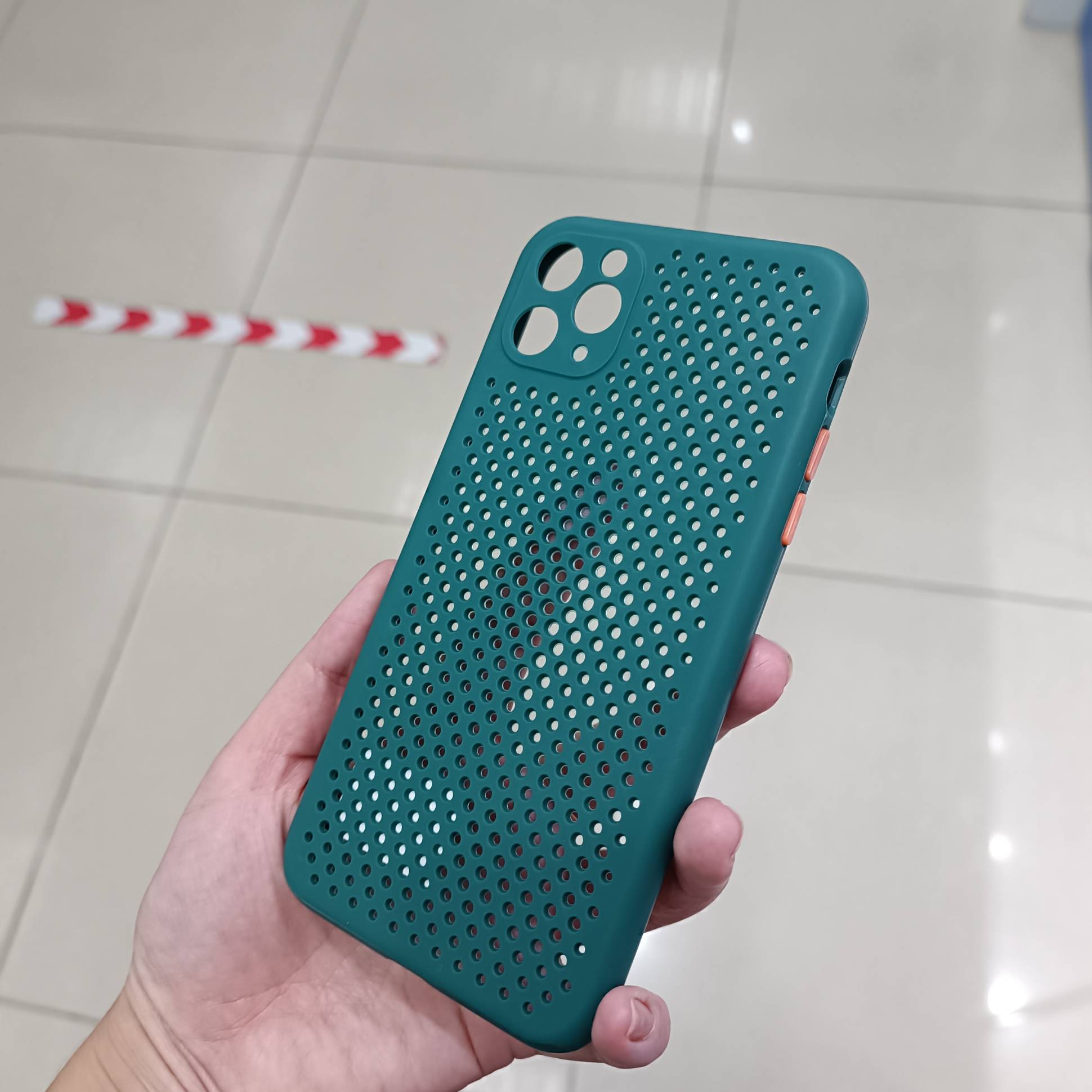 20829 iPhone 11Pro Max защитная крышка-чехол, перфорированная