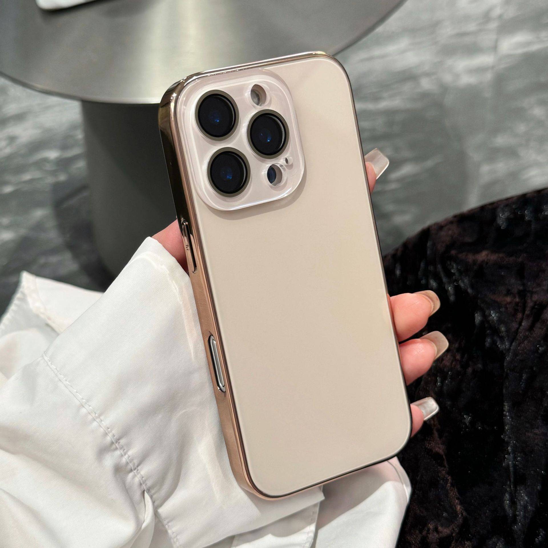 38130 iPhone 16 ProMax защитная крышка-чехол глянец