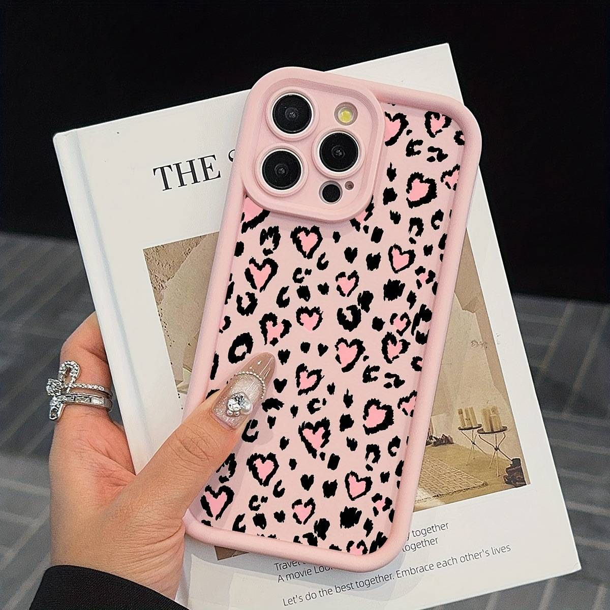 38234 iPhone 16 защитная крышка-чехол силикон с рисунком