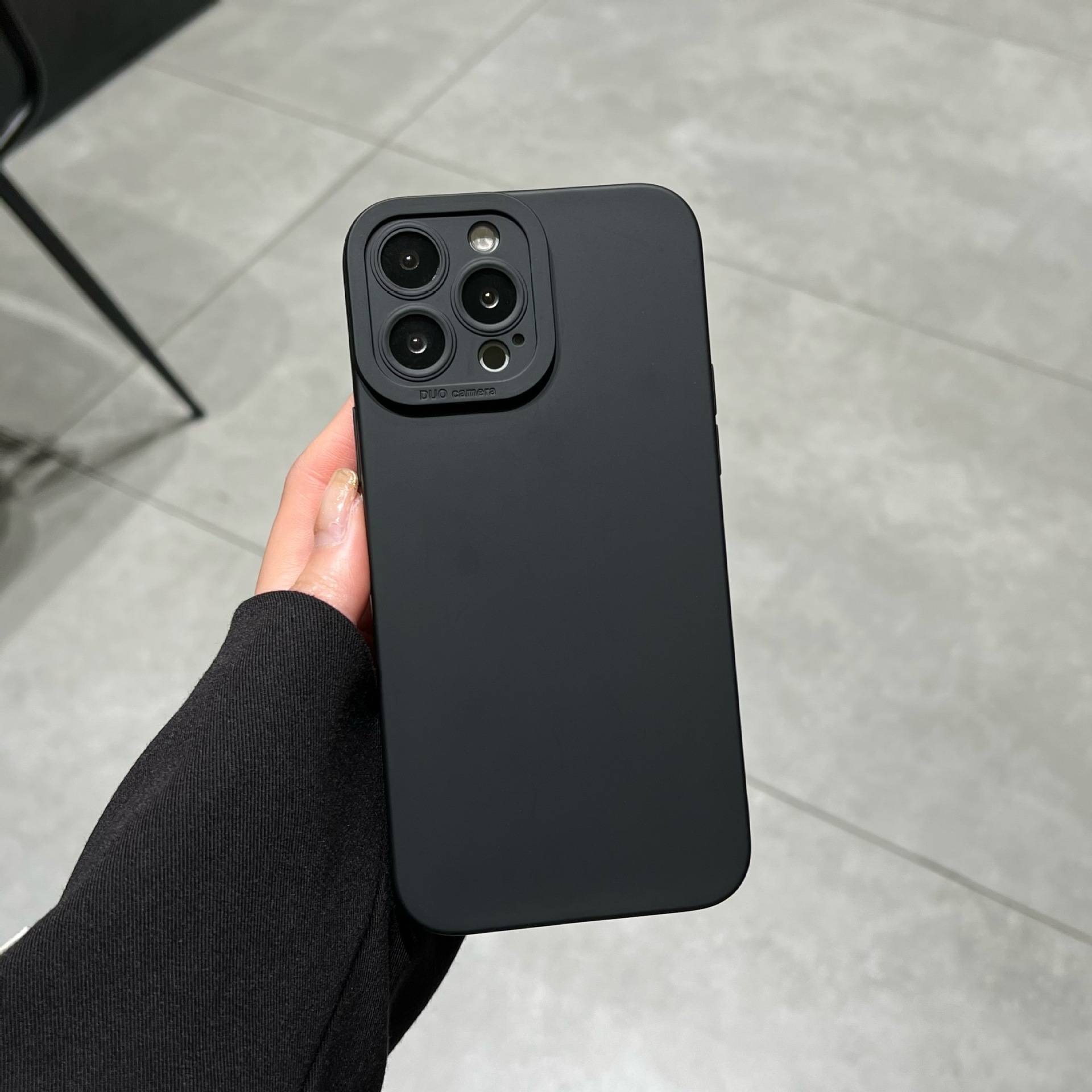 20604 iPhone 12 защитная крышка-чехол, силикон однотонный