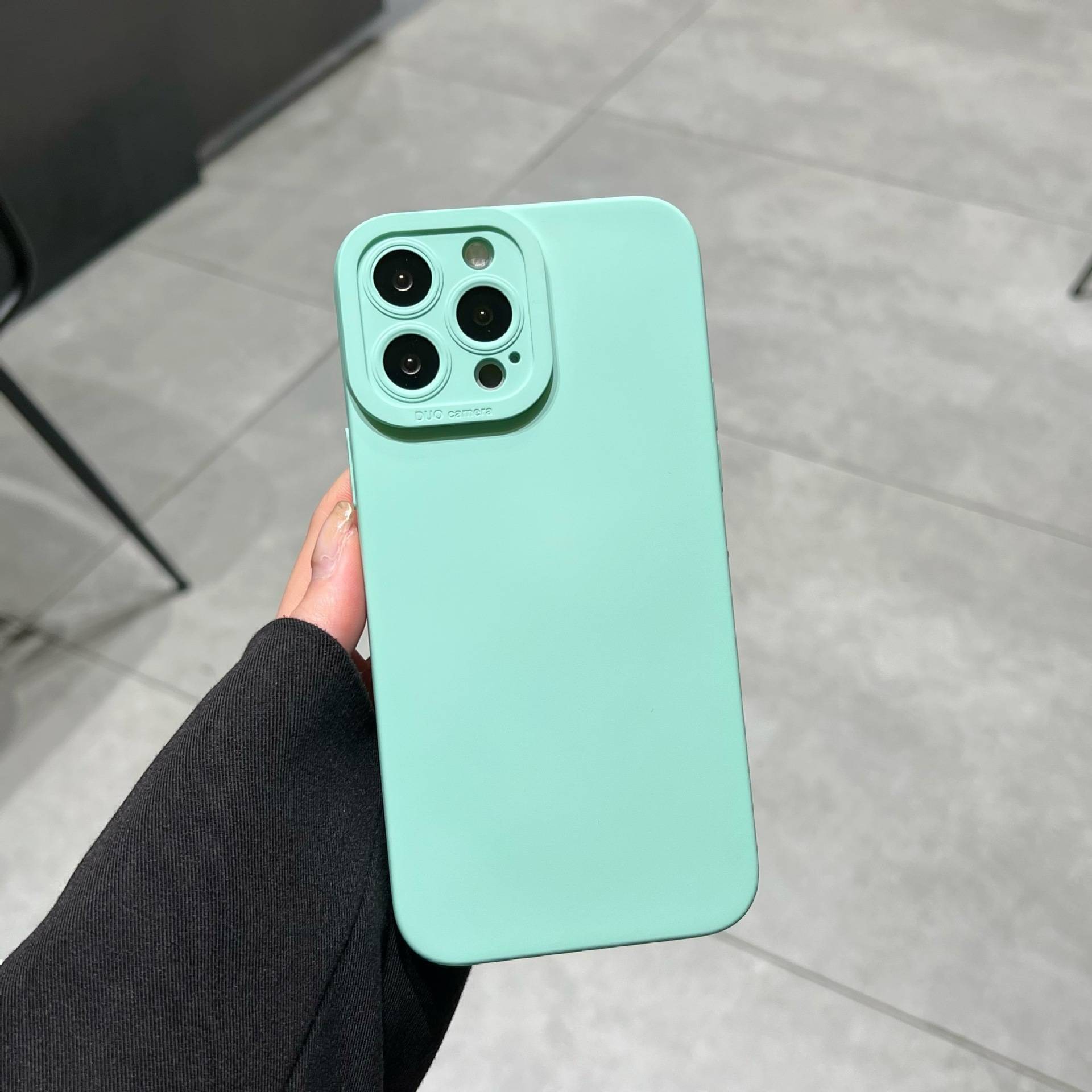 20604 iPhone 12 защитная крышка-чехол, силикон однотонный