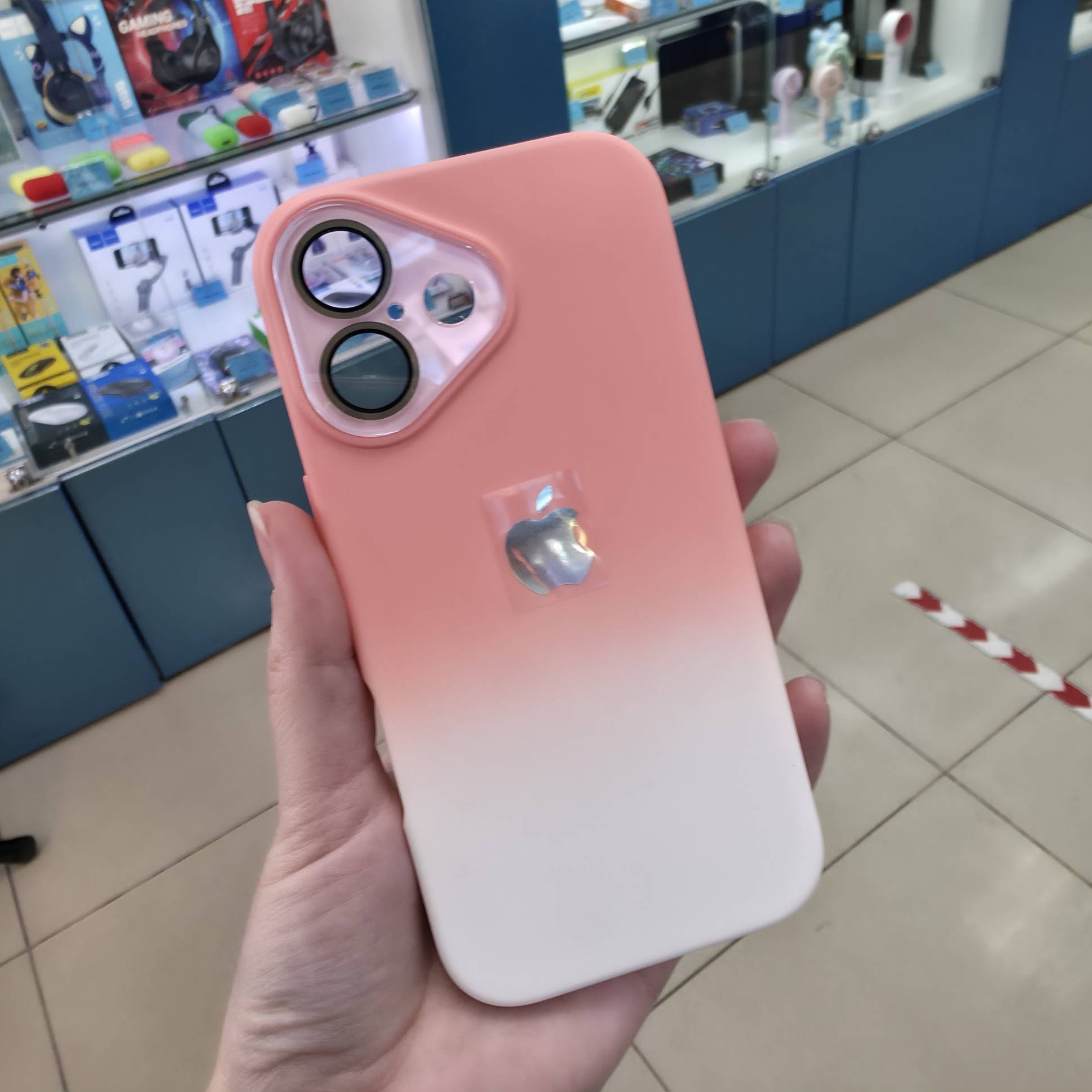 38447 iPhone 16Pro защитная крышка-чехол MagSafe градиент