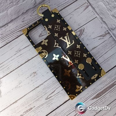 20452  iPhone13 Pro защитная крышка-чехол Louis Vuitton