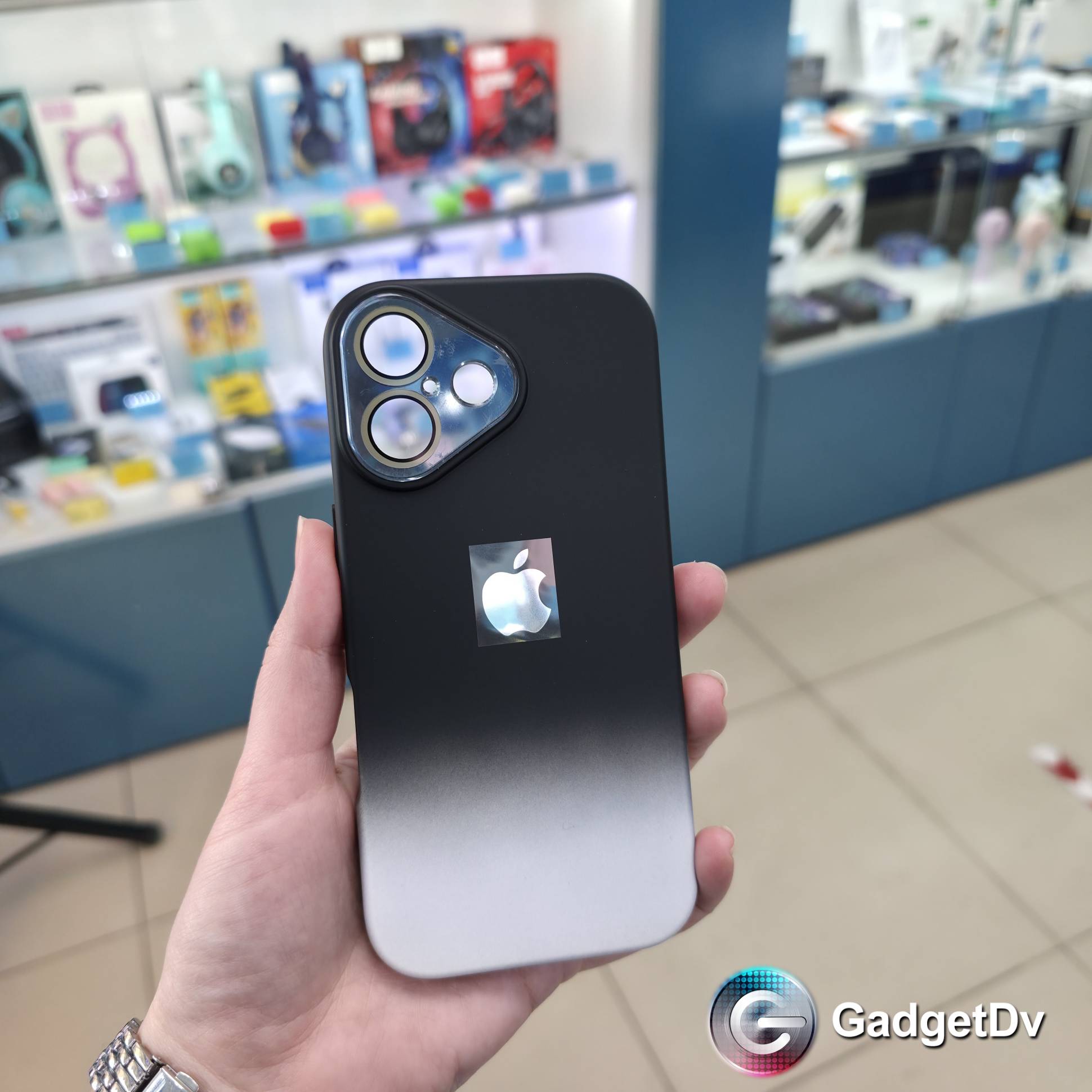 38446 iPhone 15ProMax защитная крышка-чехол, градиент