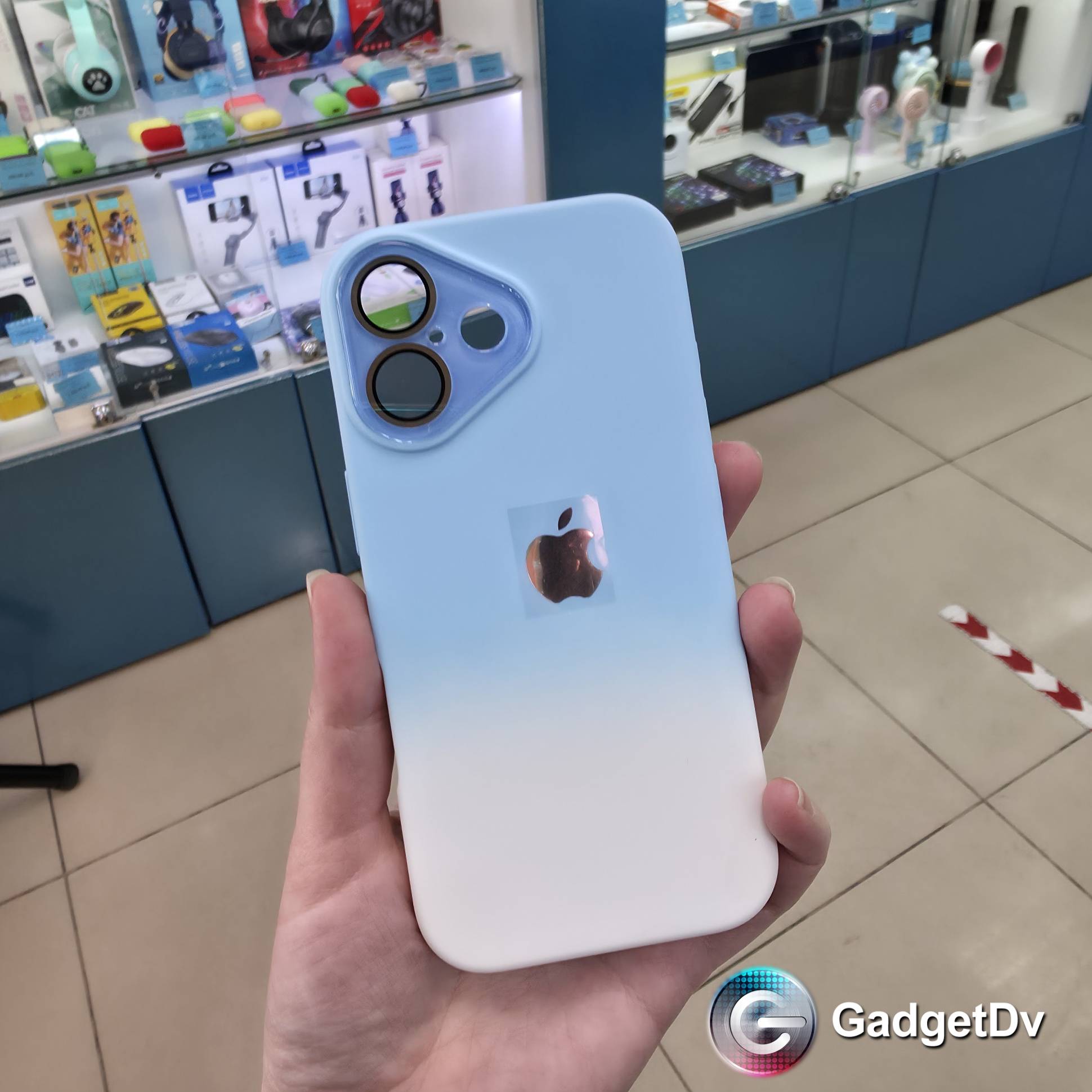 38445 iPhone 17Pro защитная крышка-чехол градиент