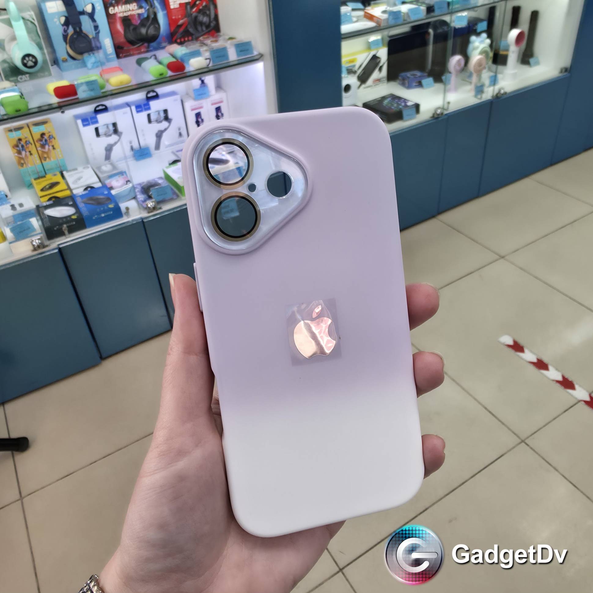 38445 iPhone 17Pro защитная крышка-чехол градиент