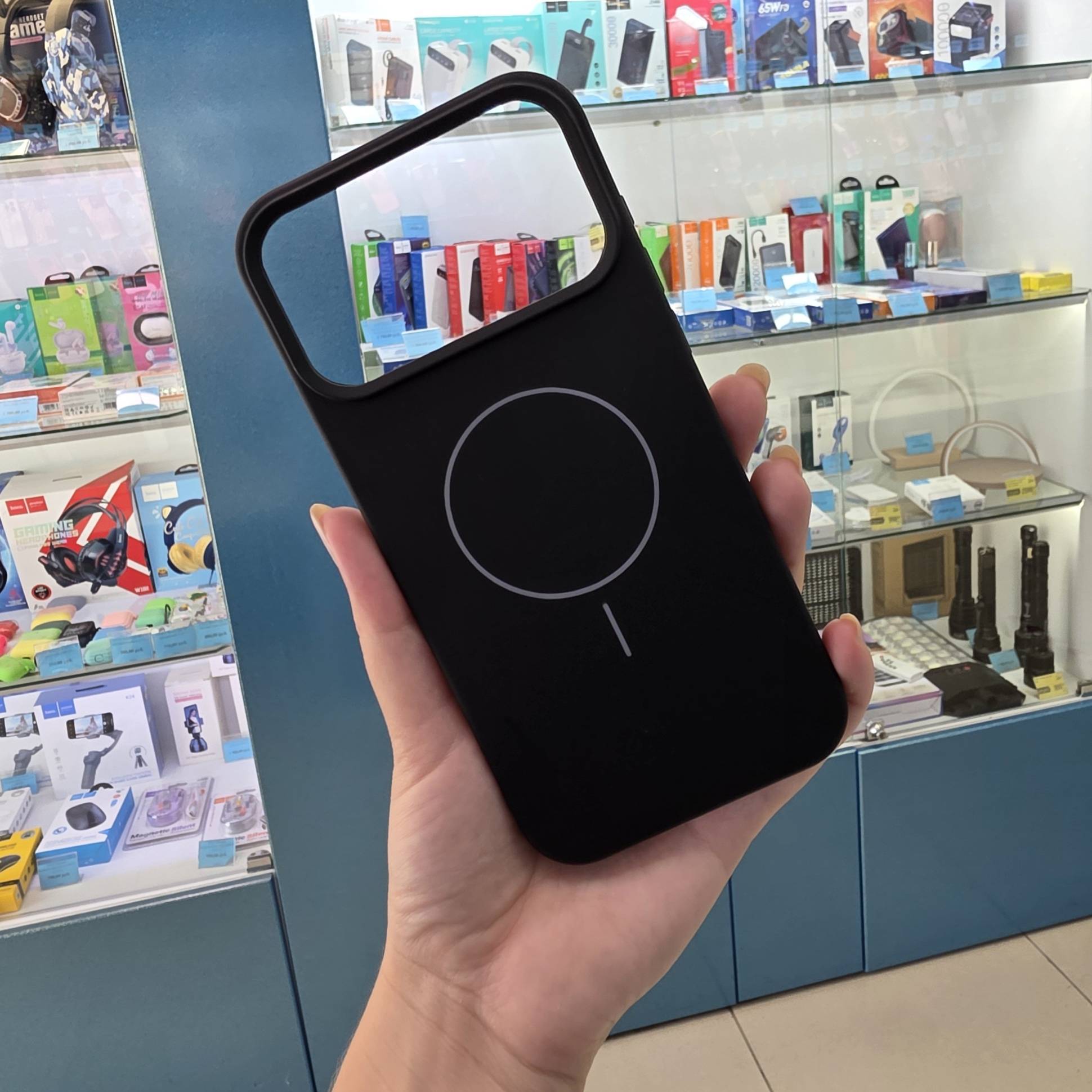 38905 iPhoen 17ProMax защитная крышка-чехол силикон сMagSafe