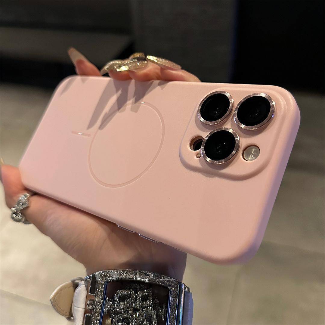 38443 iPhone 15 Защитная крышка-чехол силикон с MagSafe